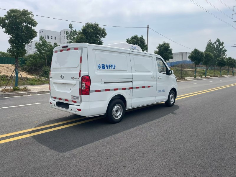 长安睿行EM80纯电冷藏车