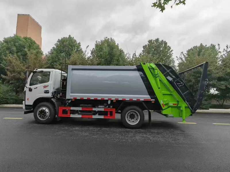 10方 东风大多利卡重载版压缩垃圾车