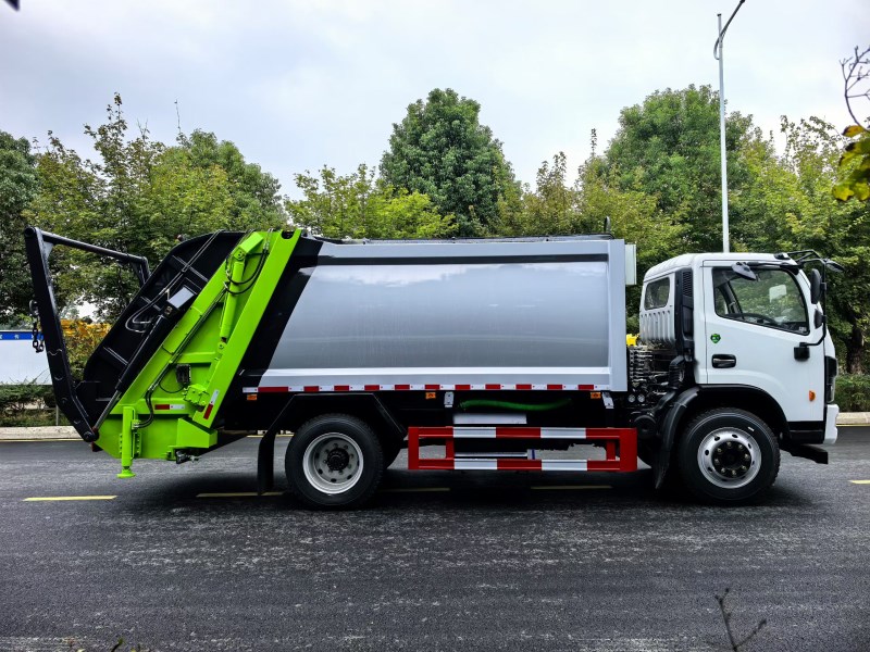 10方 东风大多利卡重载版压缩垃圾车