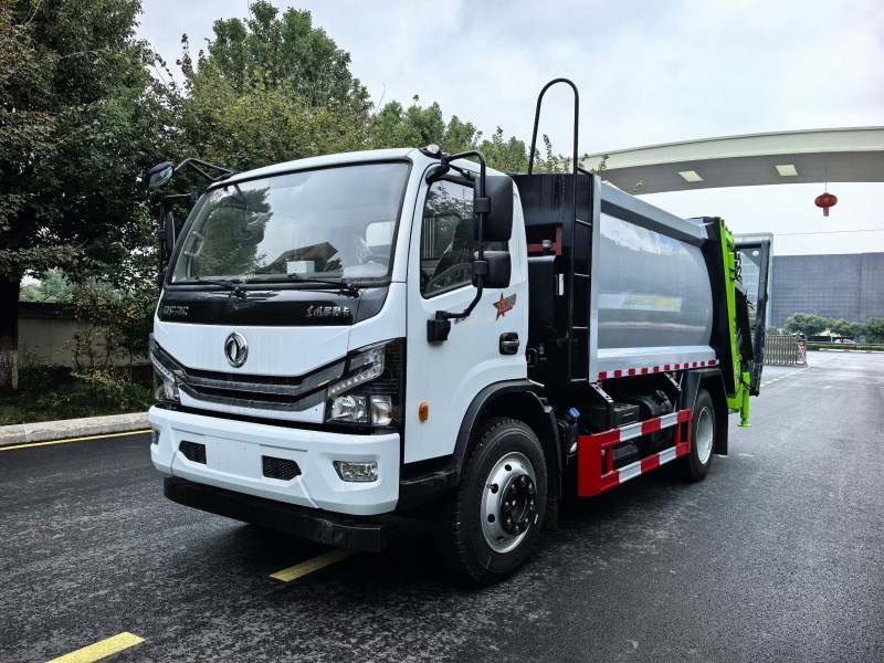 10方 东风大多利卡重载版压缩垃圾车