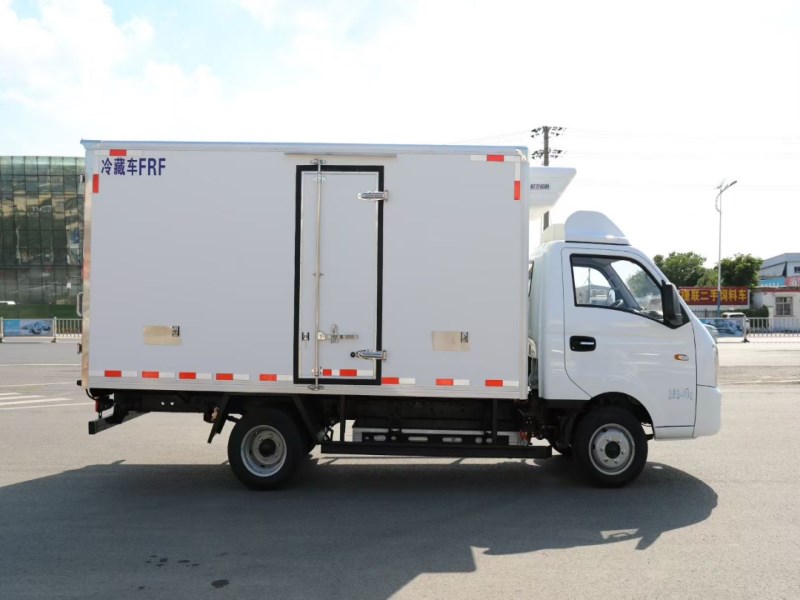 吉利星智F5E纯电动冷藏车（后双轮）