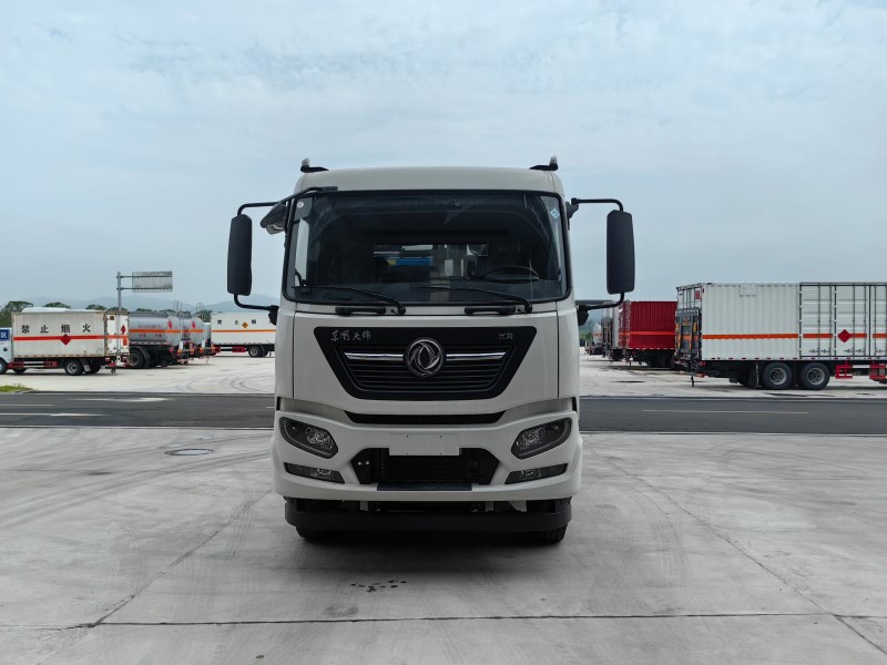 20方东风天锦后八轮吸污车