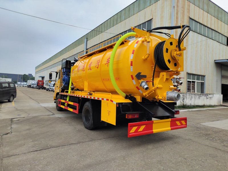 15方东风天锦带副发清洗吸污车