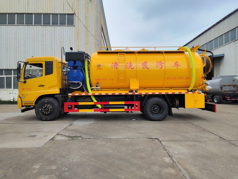 15方东风天锦带副发清洗吸污车