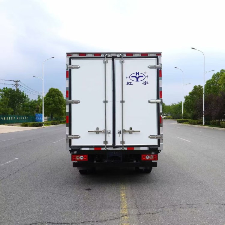 3.8米福田欧马可智蓝X卡纯电动冷藏车