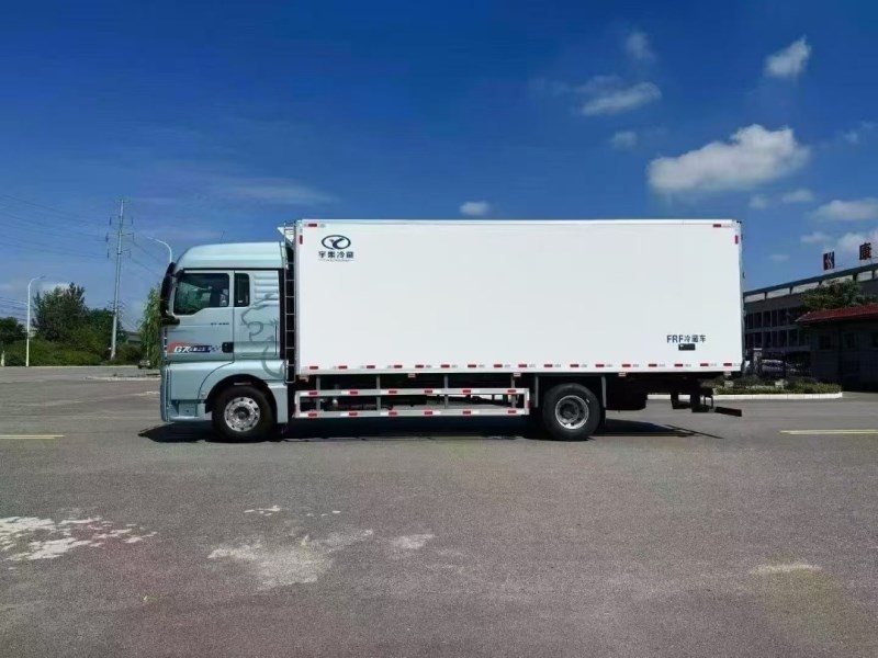 7.8米冷藏车-汕德卡G7创领