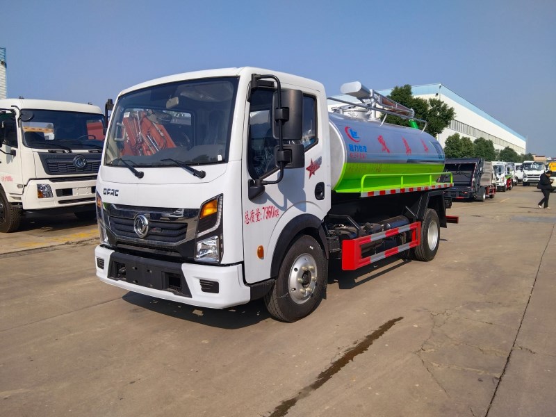 多利卡5方吸粪车高清图片