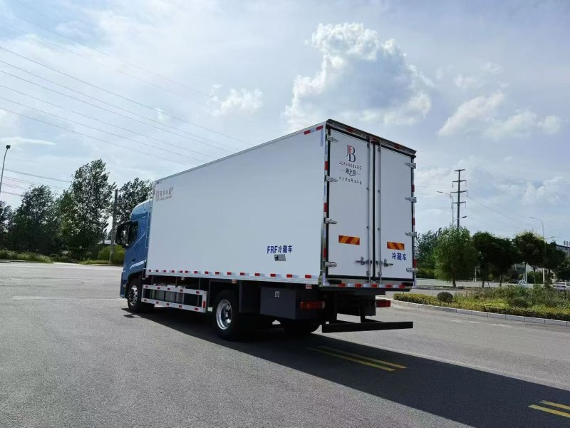 6.8米冷藏车-欧曼银河3