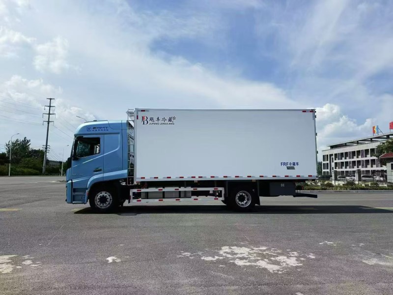 6.8米冷藏车-欧曼银河3