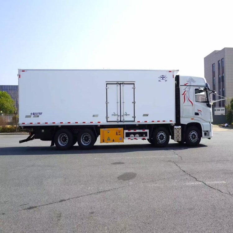 东风天龙KX旗舰版冷藏车康机560马力