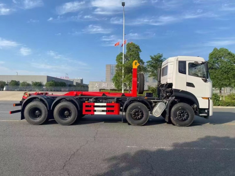 东风天龙前四后八勾臂垃圾车