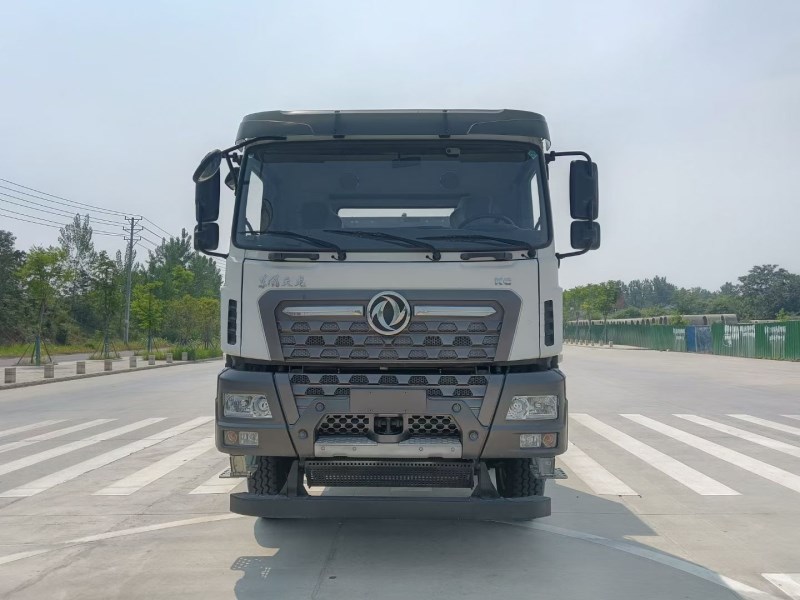 东风天锦前四后八纯电勾臂垃圾清运车