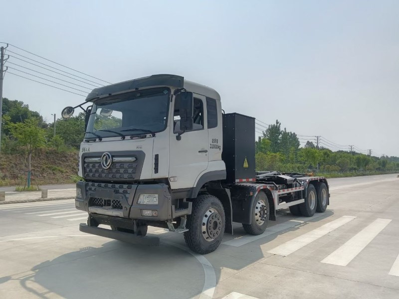 东风天锦前四后八纯电勾臂垃圾清运车