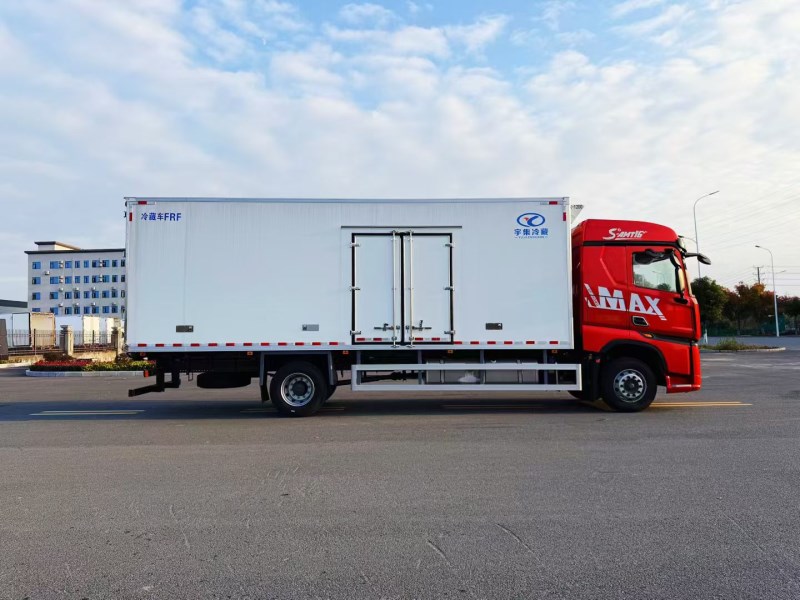 7.8米冷藏车-重汽MAX-290