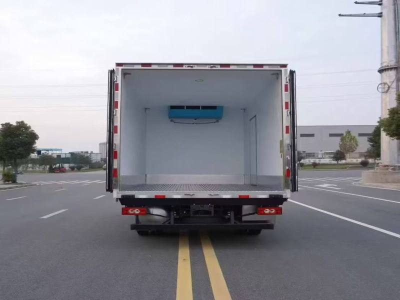 福田奥铃康机210马力重载版冷藏车