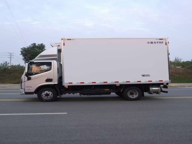 福田奥铃康机210马力重载版冷藏车