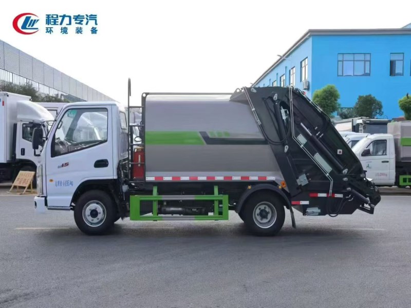东风小霸王压缩垃圾车