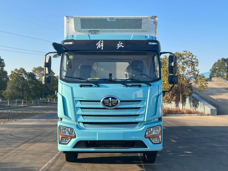 7.7米单桥--解放JK6冷藏车