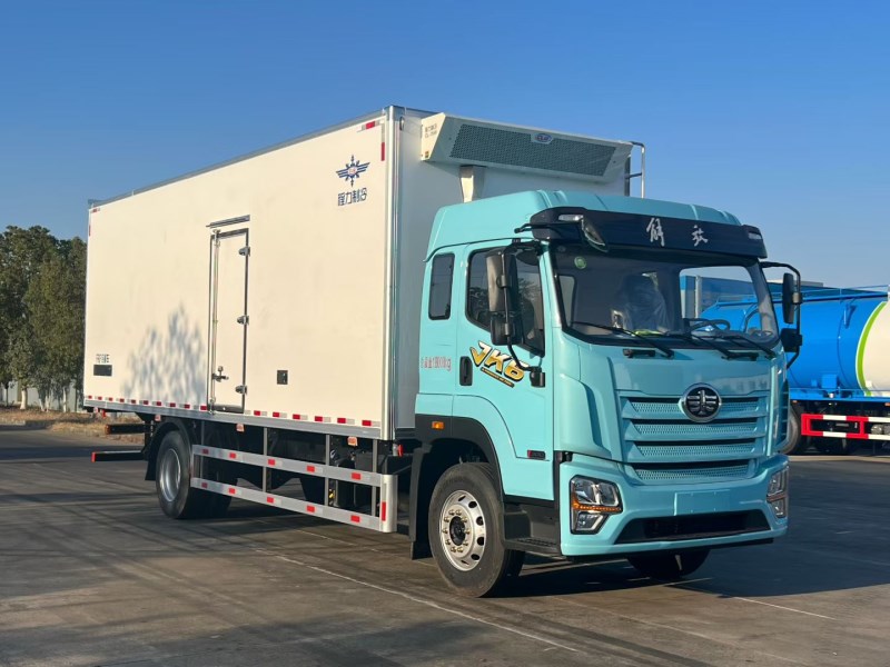 7.7米单桥--解放JK6冷藏车