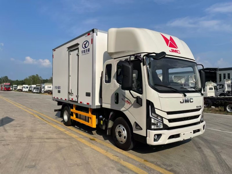 江铃新凯运排半宽体冷藏车