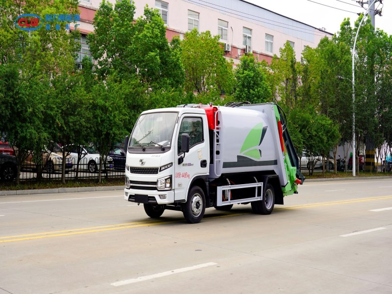 上汽跃进纯电动压缩垃圾车