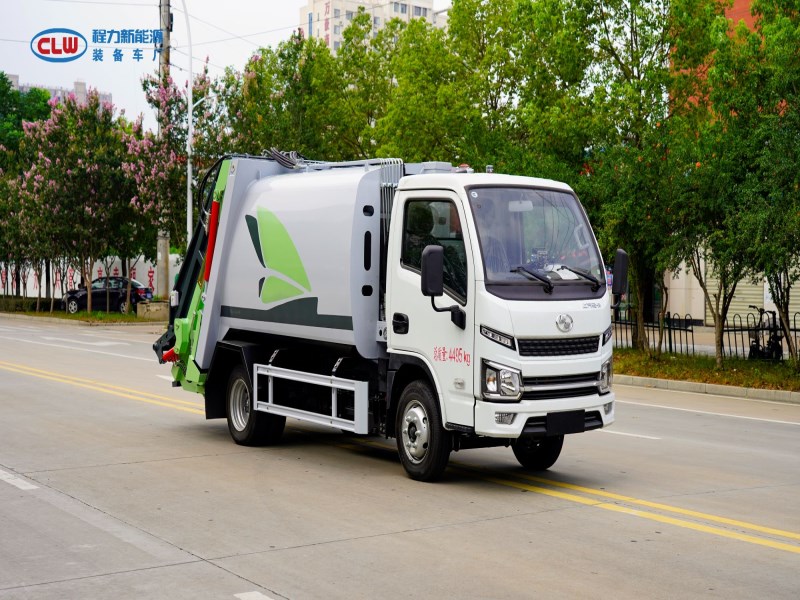 上汽跃进纯电动压缩垃圾车