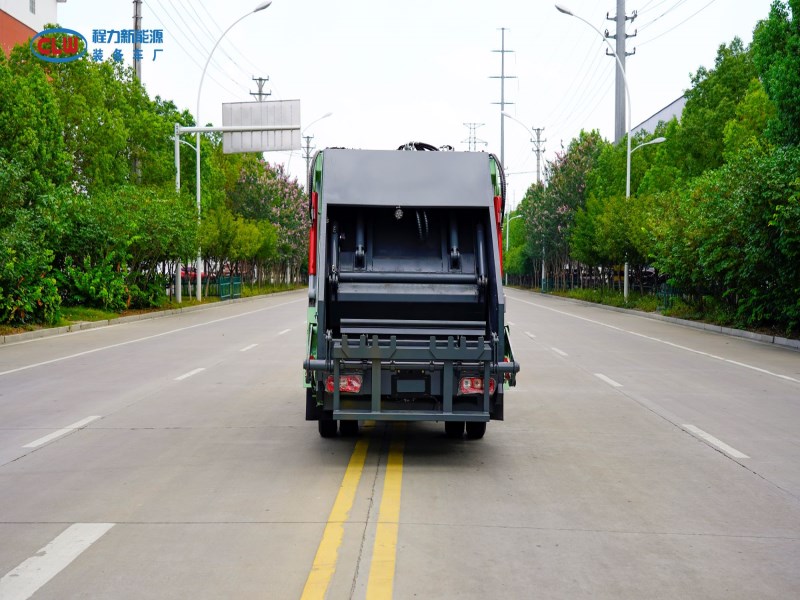 上汽跃进纯电动压缩垃圾车