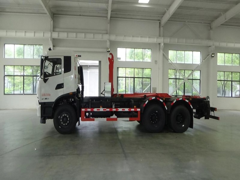 程力-东风天锦后双桥20吨/25吨勾臂垃圾车