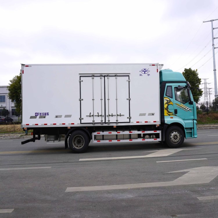 解放J6G领航版冷藏车大柴380