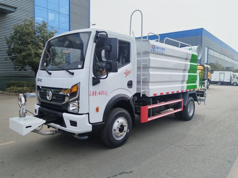 东风D6全柴140马力：蓝牌防役消毒洒水车