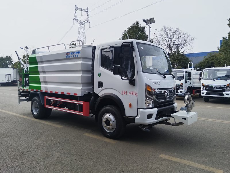 东风D6全柴140马力：蓝牌防役消毒洒水车