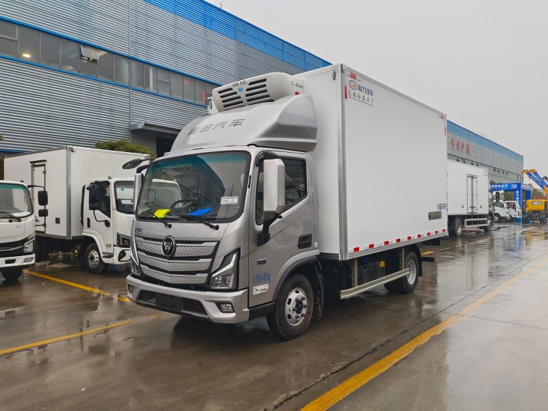 欧马可S1 康明斯210马力3.0排量