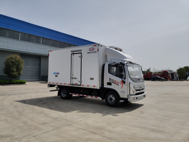 福田奥铃宽体2.8排量156马力6吨后桥冷藏车