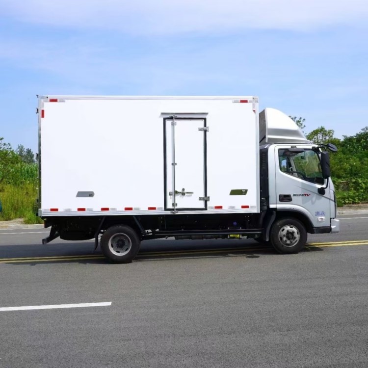 福田奥铃CTV宽体4米2冷藏车
