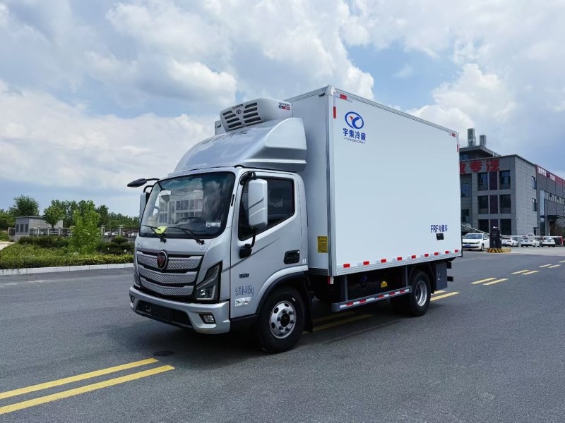 欧马可2.5排量185马力宽厢冷藏车