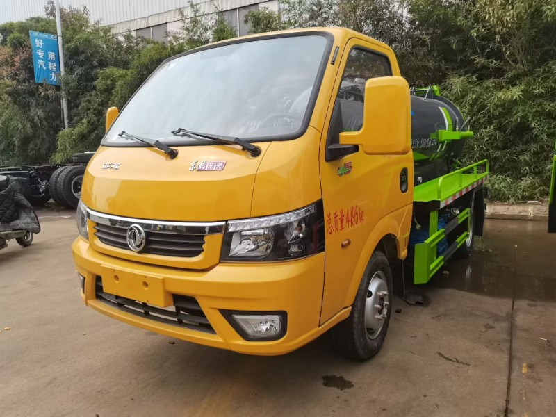 东风途逸2.5方蓝牌吸污车