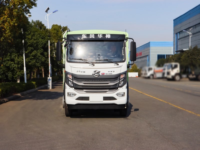 华神14吨后背洗扫车