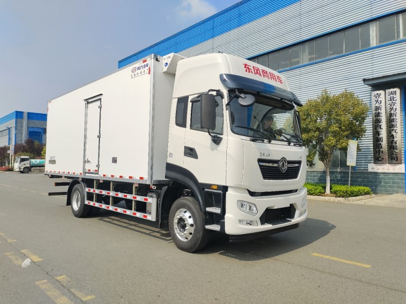 东风天锦天然气冷藏6.8米