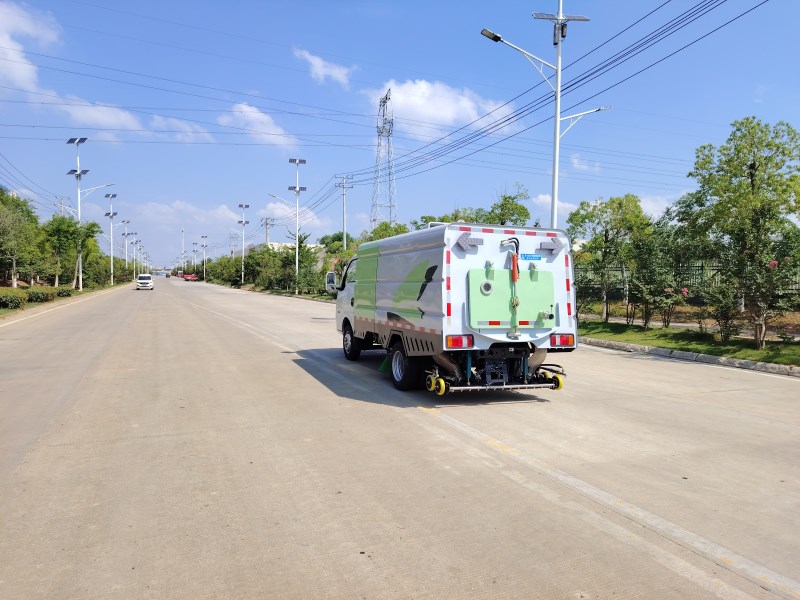 华神4.5吨洗扫车三代电池