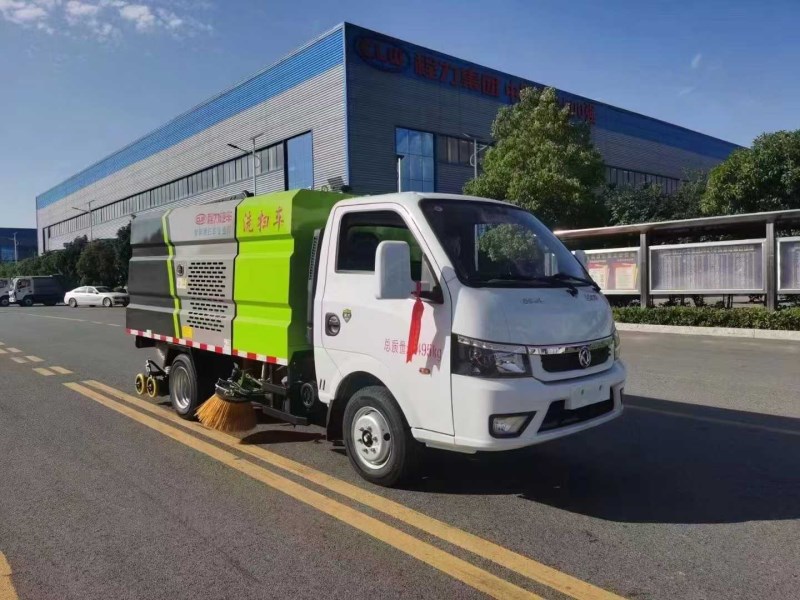 蓝牌东风途逸洗扫车1.8方水2方垃圾