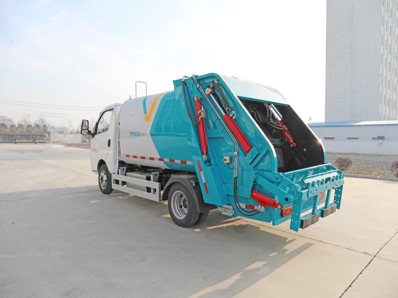 飞碟纯电动压缩垃圾车