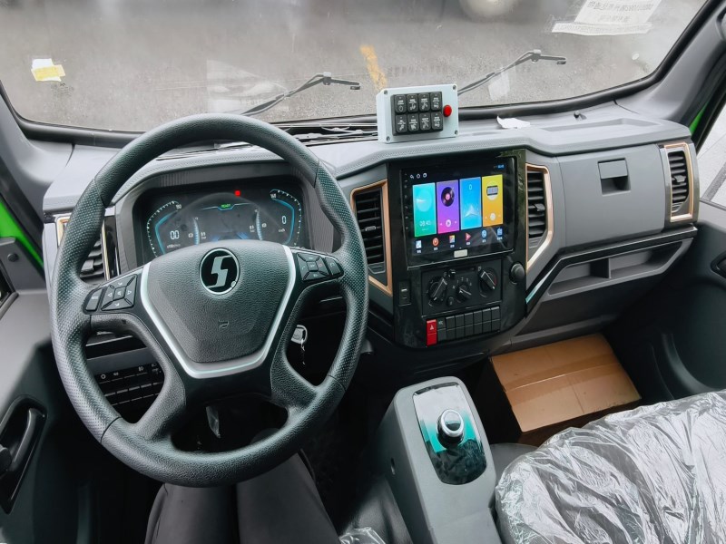 陕汽智云纯电动八立方压缩垃圾车