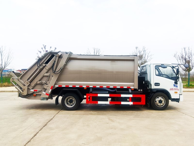 上汽跃进纯电动压缩垃圾车（8-10方 141度电）