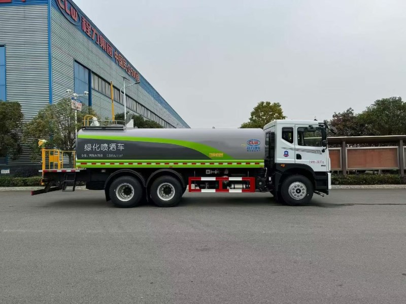 新款华神T5后双桥洒水车