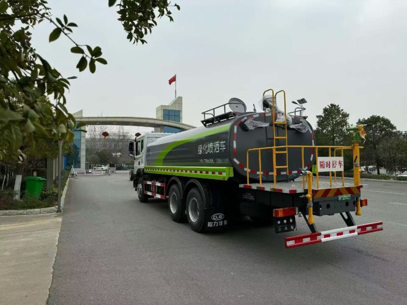 新款华神T5后双桥洒水车