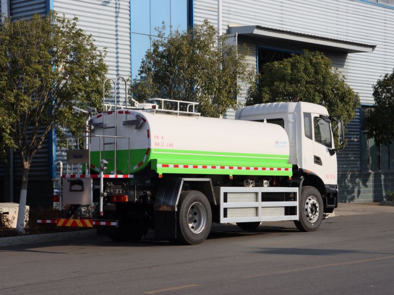 东风天锦纯电动洒水车