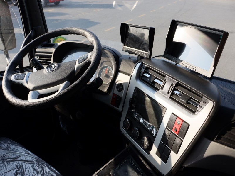 东风天锦纯电动洒水车