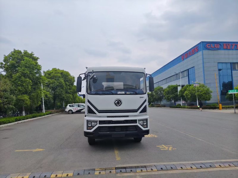 东风多利卡14方的吸污车