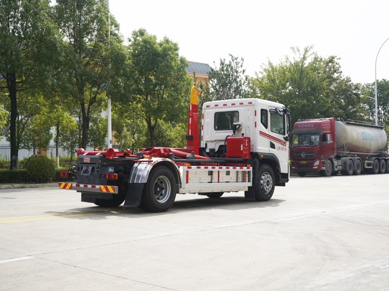 东风华神纯电套臂垃圾车
