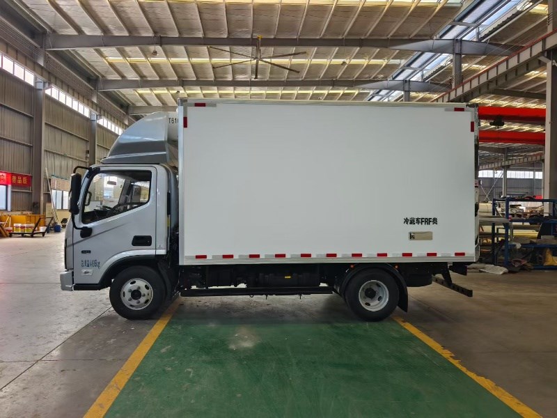 新款福田欧马可欧康190马力冷藏车